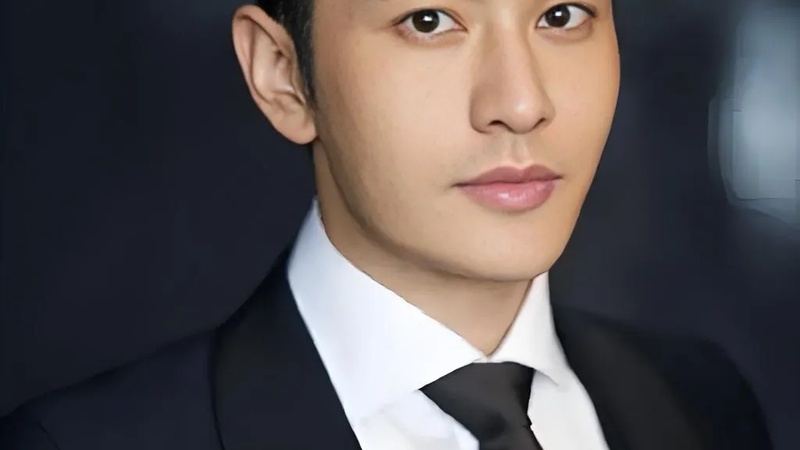 黄晓明为杨紫新剧发文宣传，正面回应中餐厅陪笑传闻